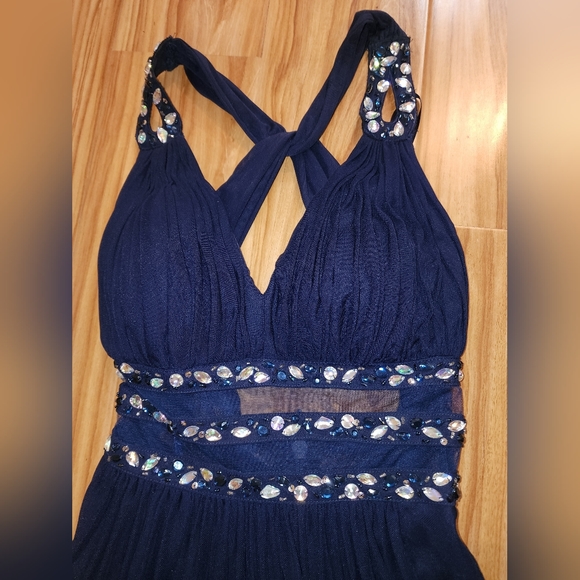 Navy Blue Gown Backless and Gem Embellishments Size 3/4 - Picture 9 of 10